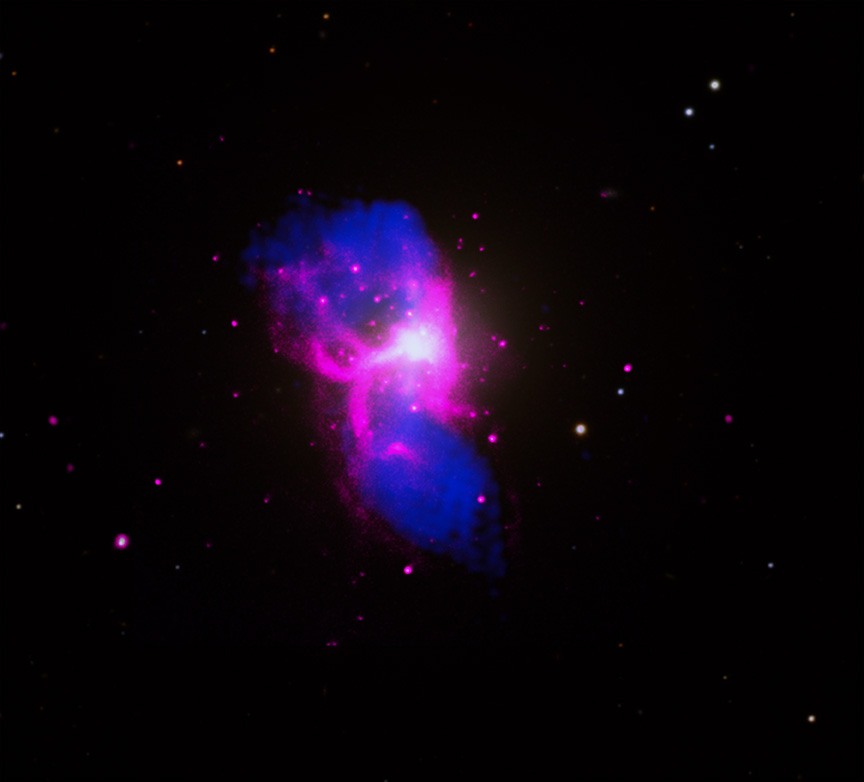 Chandra ziet in M84 de ‘H’ van Heet en Hééél groot